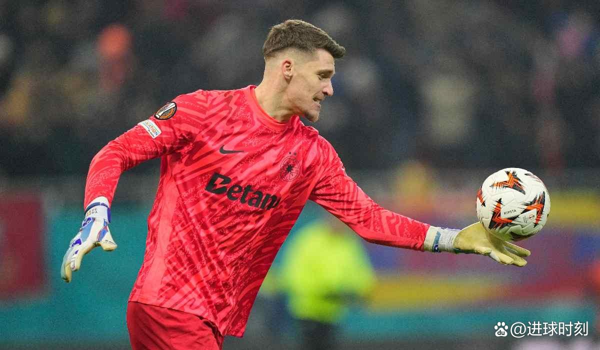 英超集结日再迎强敌，那不勒斯更衣室发声，主帅态度：气氛紧张，年轻球员得到机会的简单介绍